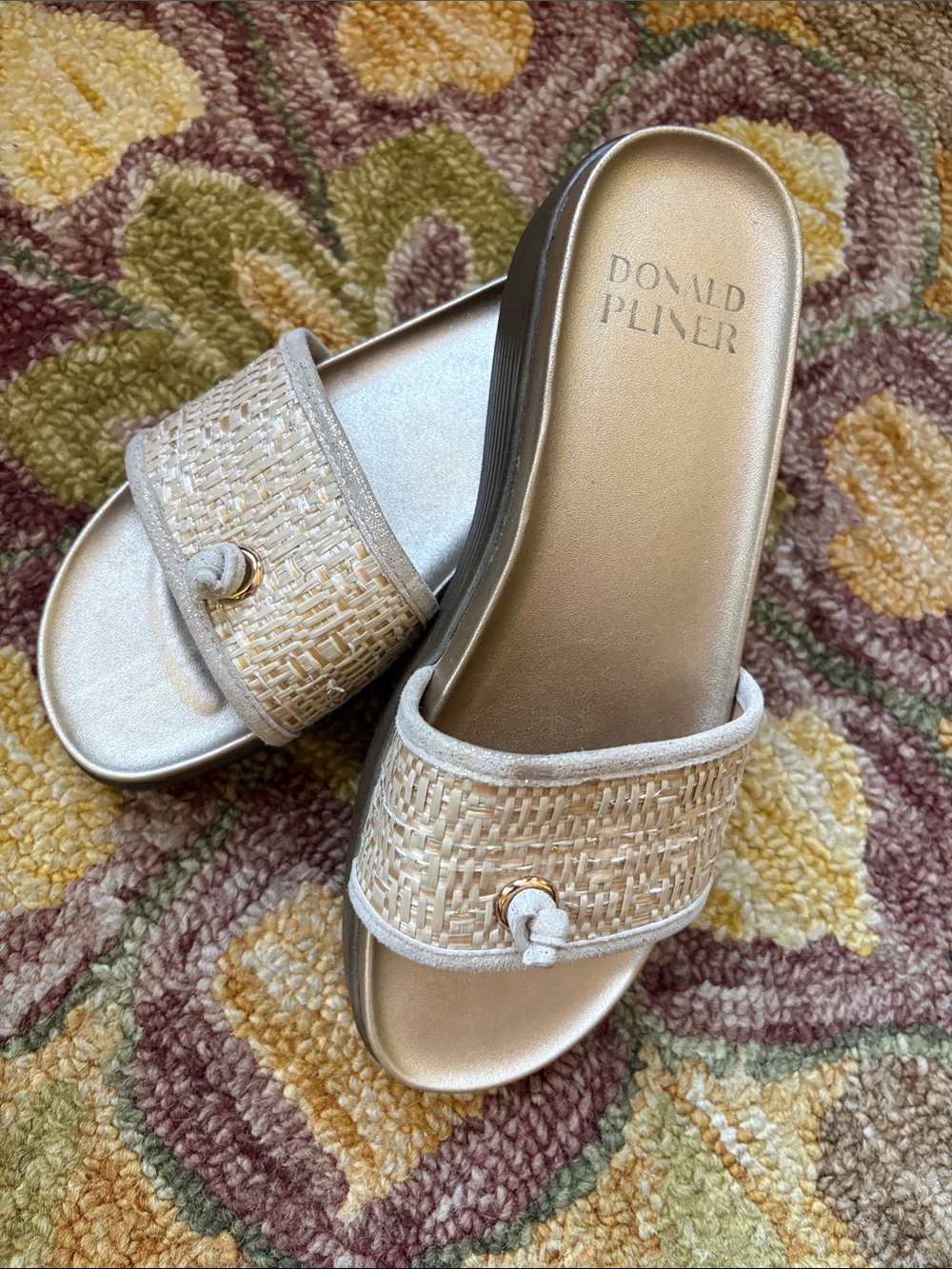 Donald J. Pliner Cream Woven Slide Sandals with Gold Accents size 61/2